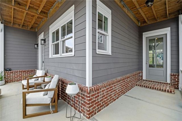 2304 Isla Run, Woodstock, GA 30188