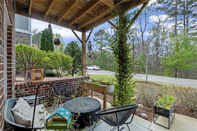 2304 Isla Run, Woodstock, GA 30188