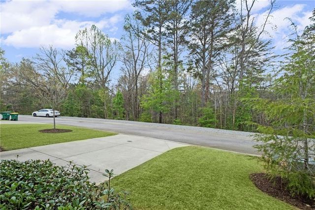 2304 Isla Run, Woodstock, GA 30188