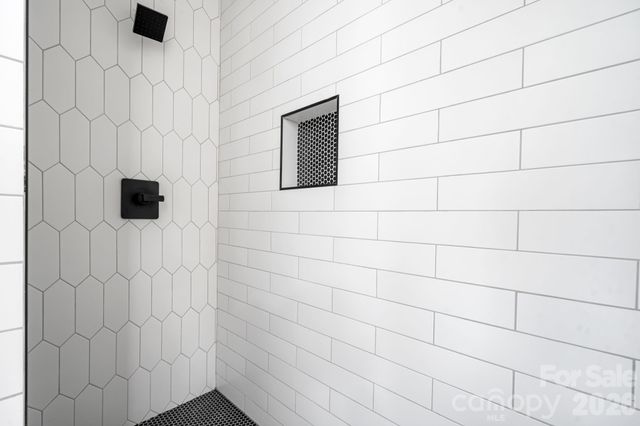 1207 39th Avenue NE, Hickory, NC 28601