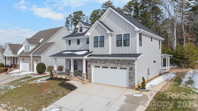 1207 39th Avenue NE, Hickory, NC 28601
