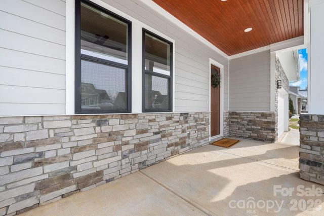 1207 39th Avenue NE, Hickory, NC 28601