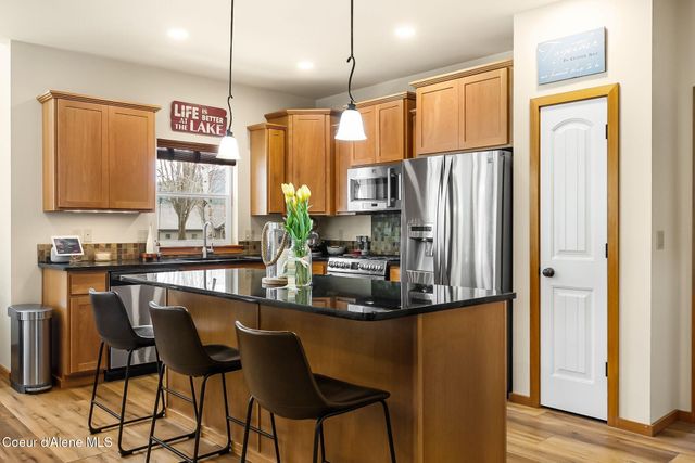 404 Lundblad PL, Dover, ID 83825