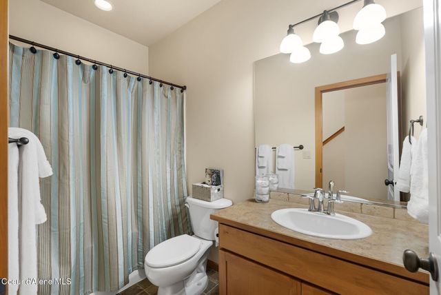 404 Lundblad PL, Dover, ID 83825