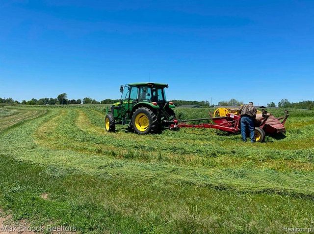 12374 Stanley Road, Flushing, MI 48433