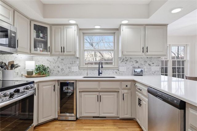 506 Kings Ridge, Liberty, MO 64068