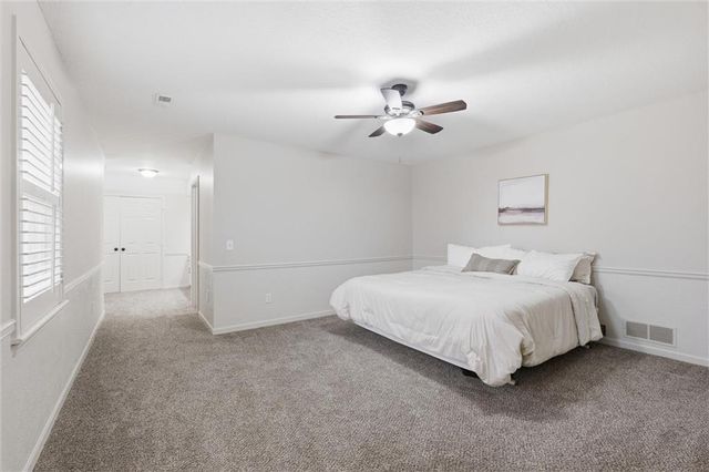 506 Kings Ridge, Liberty, MO 64068