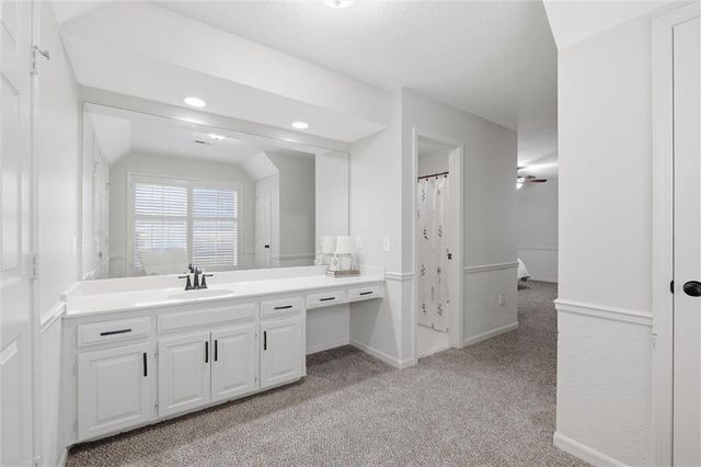 506 Kings Ridge, Liberty, MO 64068