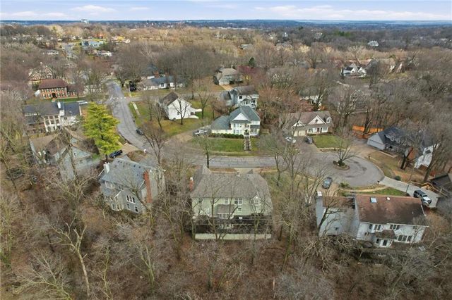 506 Kings Ridge, Liberty, MO 64068