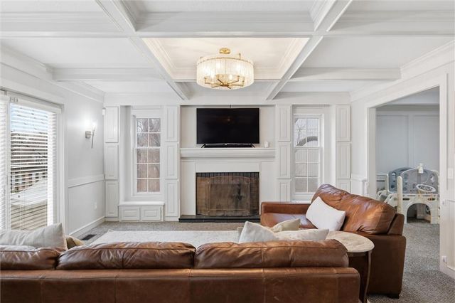 506 Kings Ridge, Liberty, MO 64068