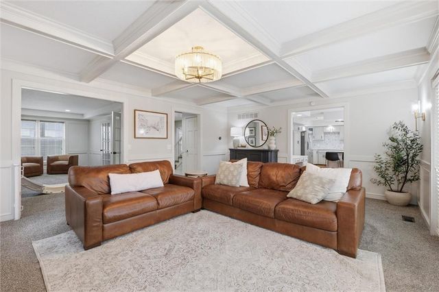 506 Kings Ridge, Liberty, MO 64068