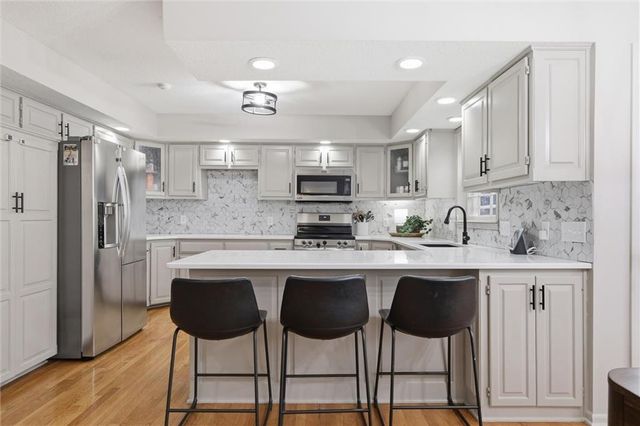 506 Kings Ridge, Liberty, MO 64068