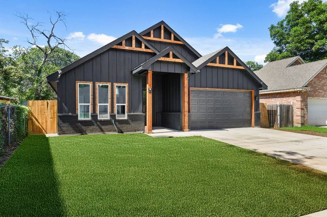 3813 Galvez Avenue, Fort Worth, TX 76111