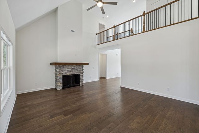 281 Estates Dr, Smithville, TN 37166