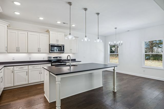 281 Estates Dr, Smithville, TN 37166