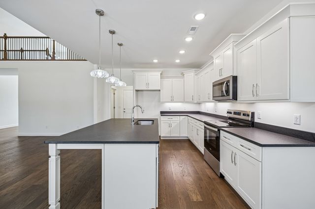 281 Estates Dr, Smithville, TN 37166