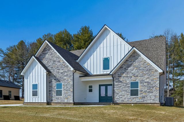 281 Estates Dr, Smithville, TN 37166