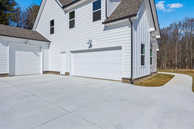 281 Estates Dr, Smithville, TN 37166