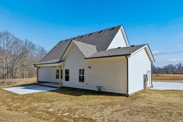 281 Estates Dr, Smithville, TN 37166