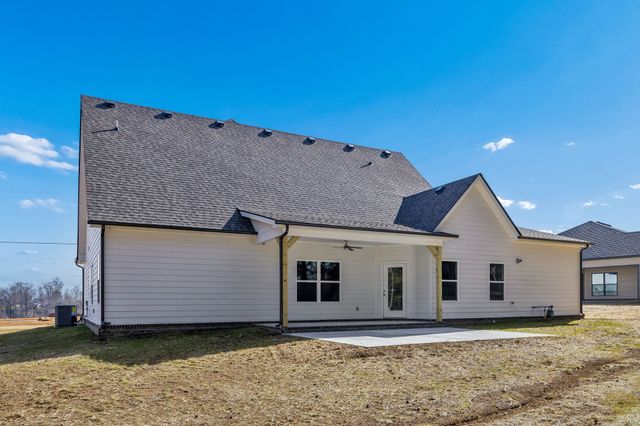 281 Estates Dr, Smithville, TN 37166
