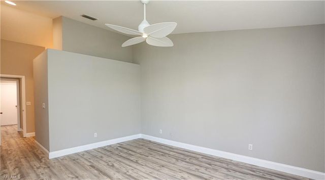 402 Emerald Bay CIR E7, Naples, FL 34110