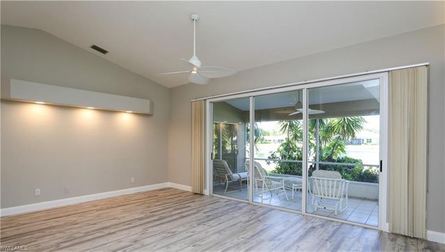 402 Emerald Bay CIR E7, Naples, FL 34110