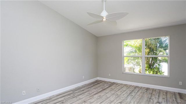 402 Emerald Bay CIR E7, Naples, FL 34110