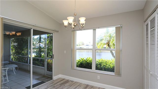 402 Emerald Bay CIR E7, Naples, FL 34110