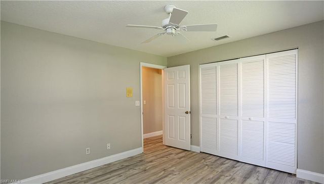 402 Emerald Bay CIR E7, Naples, FL 34110