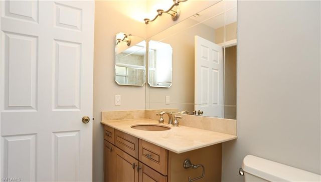 402 Emerald Bay CIR E7, Naples, FL 34110