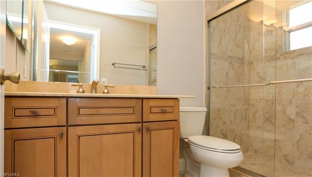402 Emerald Bay CIR E7, Naples, FL 34110