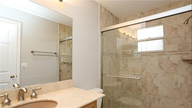 402 Emerald Bay CIR E7, Naples, FL 34110