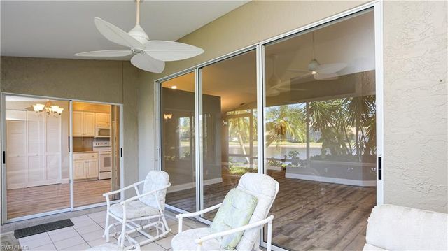 402 Emerald Bay CIR E7, Naples, FL 34110