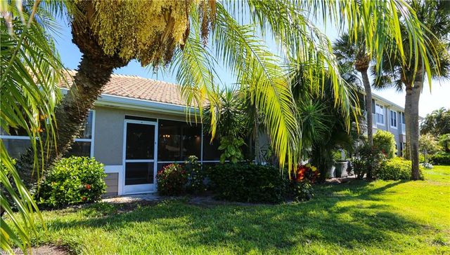 402 Emerald Bay CIR E7, Naples, FL 34110