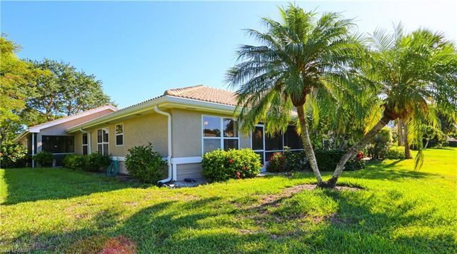 402 Emerald Bay CIR E7, Naples, FL 34110