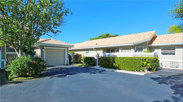 402 Emerald Bay CIR E7, Naples, FL 34110