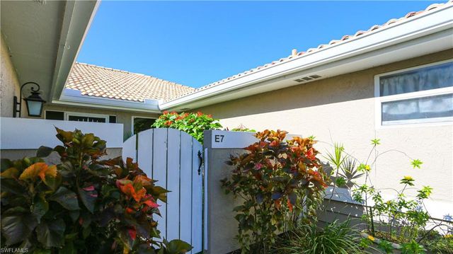 402 Emerald Bay CIR E7, Naples, FL 34110