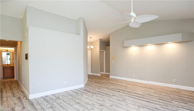 402 Emerald Bay CIR E7, Naples, FL 34110