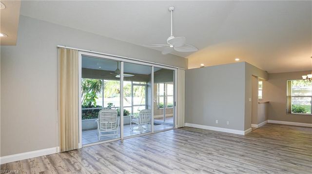 402 Emerald Bay CIR E7, Naples, FL 34110