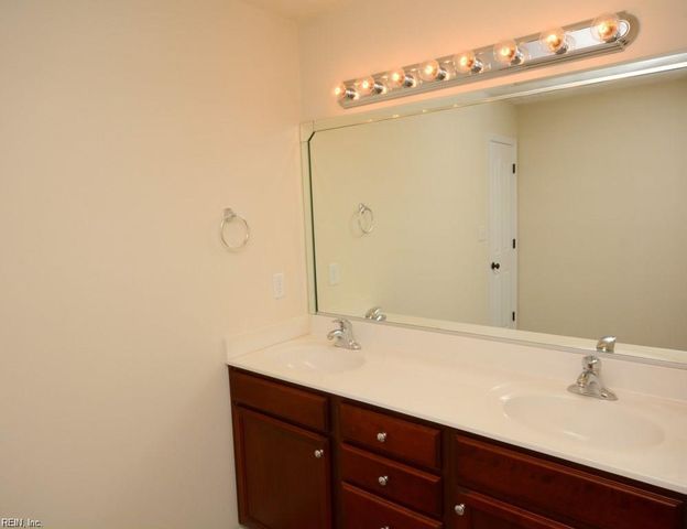 5124 Whitaker PL, Virginia Beach, VA 23462