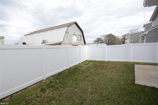 5124 Whitaker PL, Virginia Beach, VA 23462