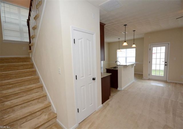 5124 Whitaker PL, Virginia Beach, VA 23462