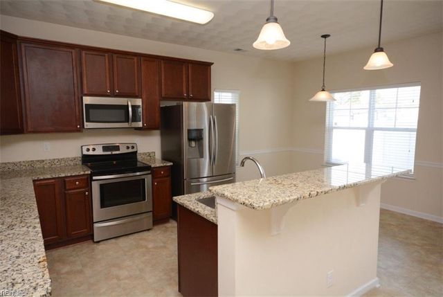 5124 Whitaker PL, Virginia Beach, VA 23462