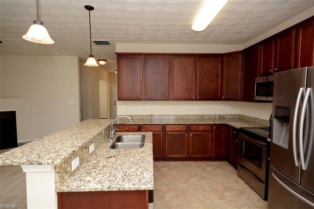 5124 Whitaker PL, Virginia Beach, VA 23462