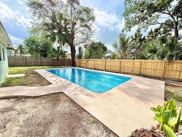 1753 16th Court N, Lake Worth Beach, FL 33460