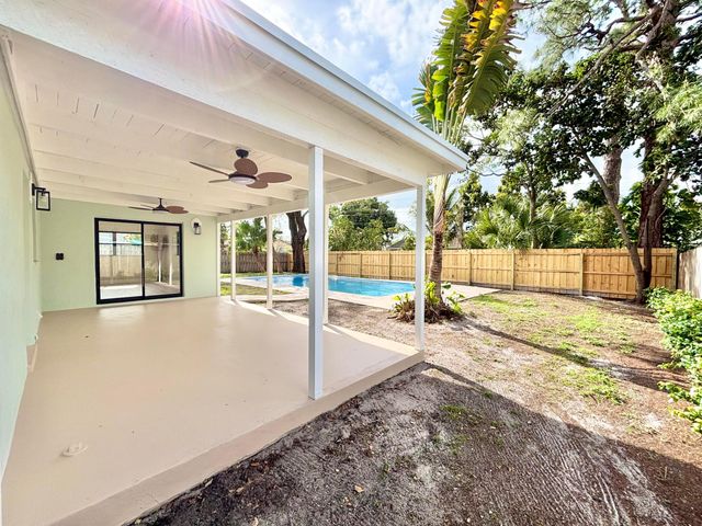 1753 16th Court N, Lake Worth Beach, FL 33460