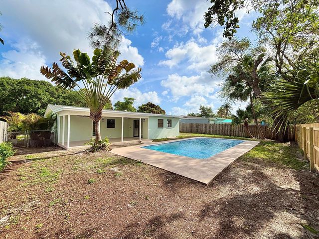 1753 16th Court N, Lake Worth Beach, FL 33460