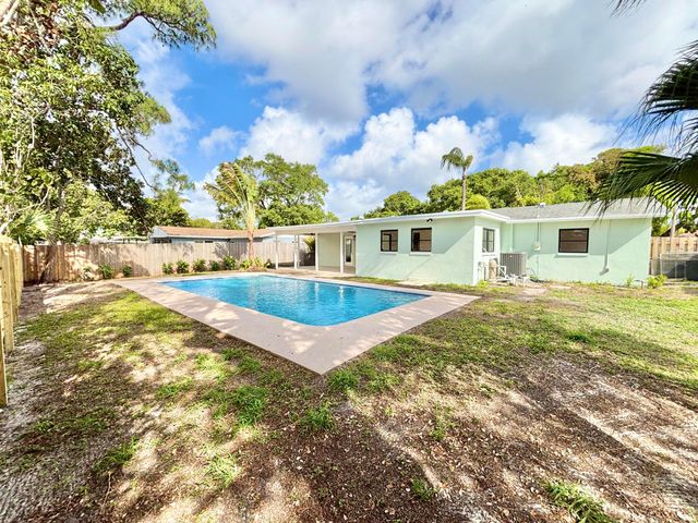 1753 16th Court N, Lake Worth Beach, FL 33460