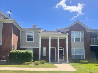 45997 Rhodes Drive, Macomb, MI 48044