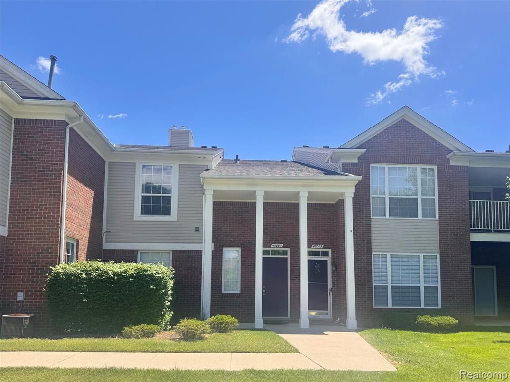 45997 Rhodes Drive, Macomb, MI 48044